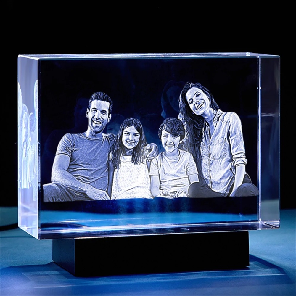 2D/3D Laser Engraved Crystal Cube Photo Frame with 14 People MadeMine